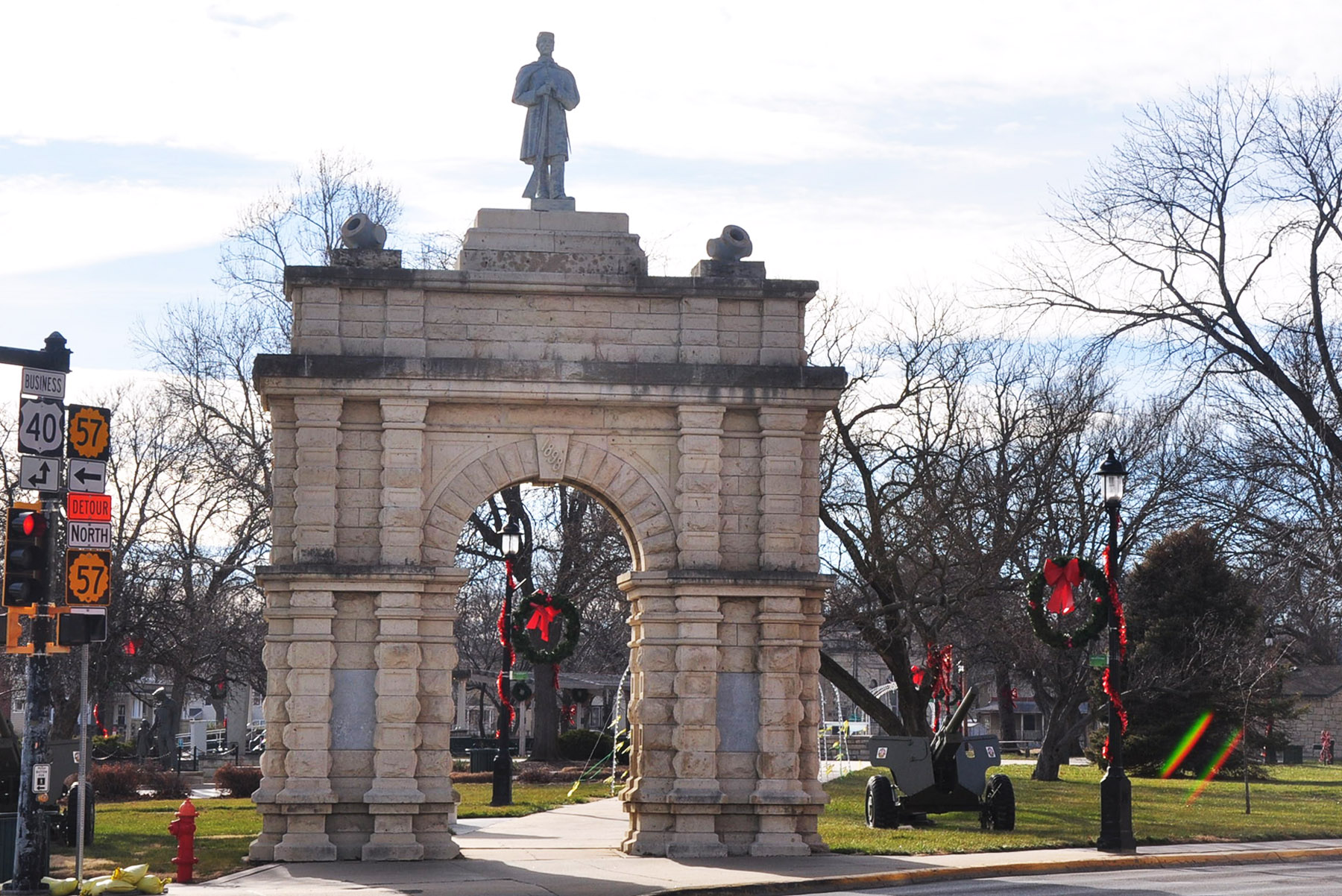 A picture of the Republic Memorial Arch at Heritage Park